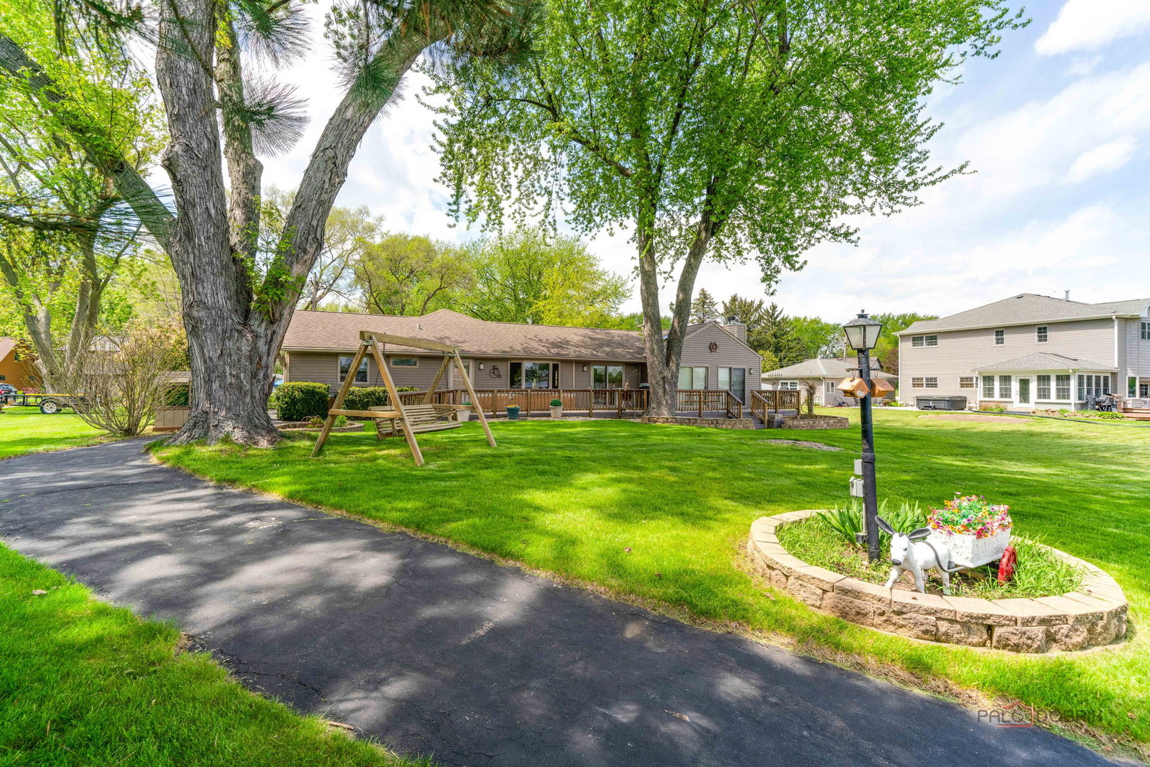 4226 N Riverdale Drive, McHenry, IL 60051