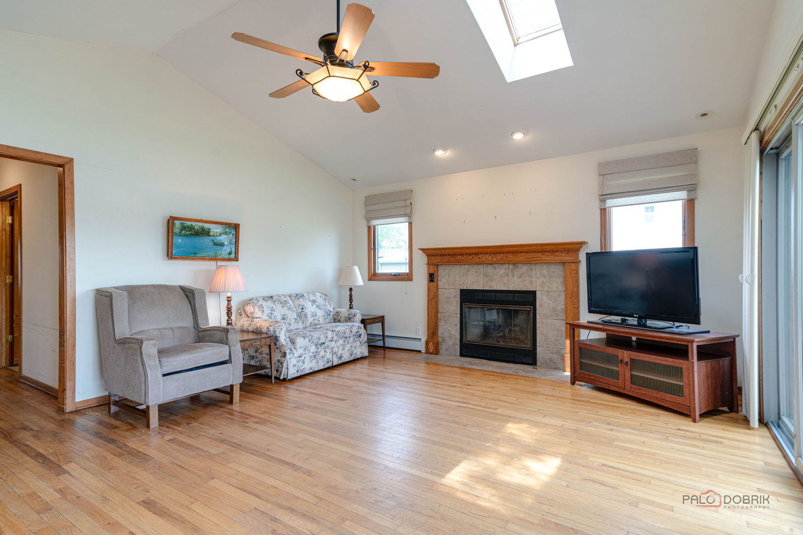 4226 N Riverdale Drive, McHenry, IL 60051