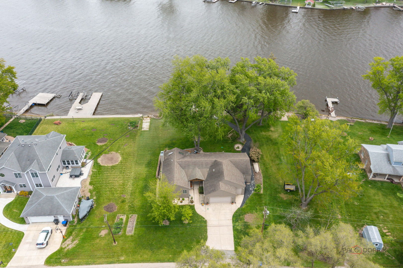 4226 N Riverdale Drive, McHenry, IL 60051