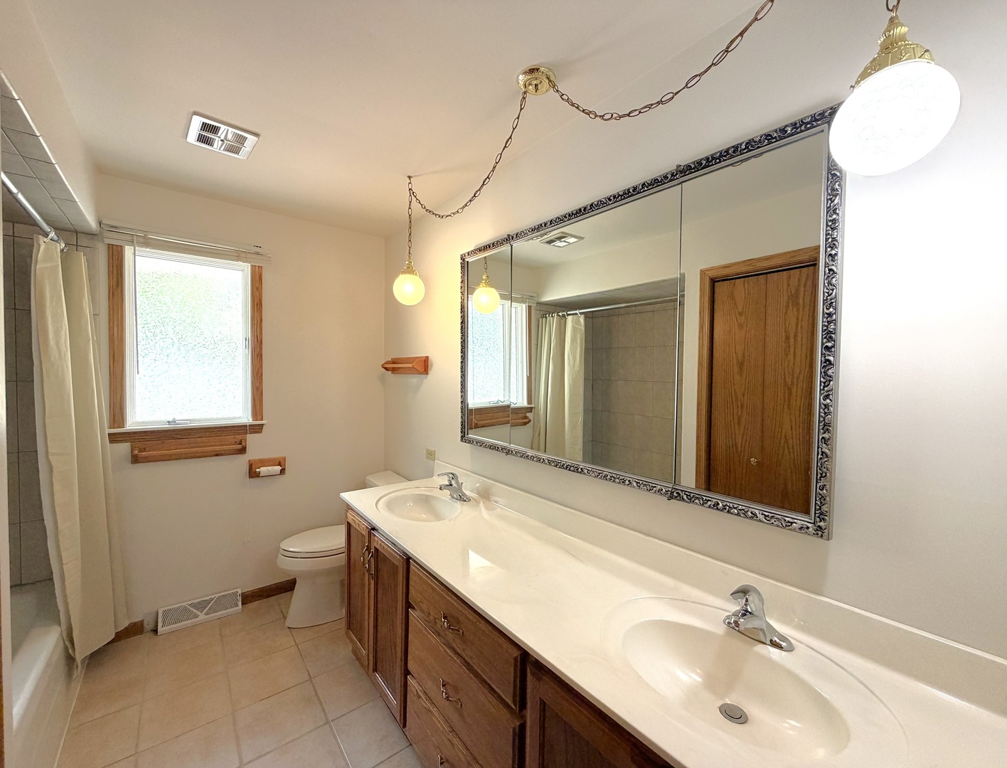 901 Lark Street, Peotone, IL 60468