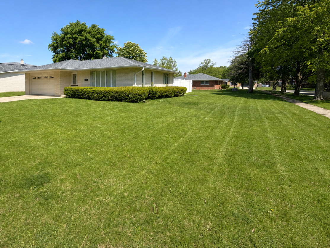 901 Lark Street, Peotone, IL 60468