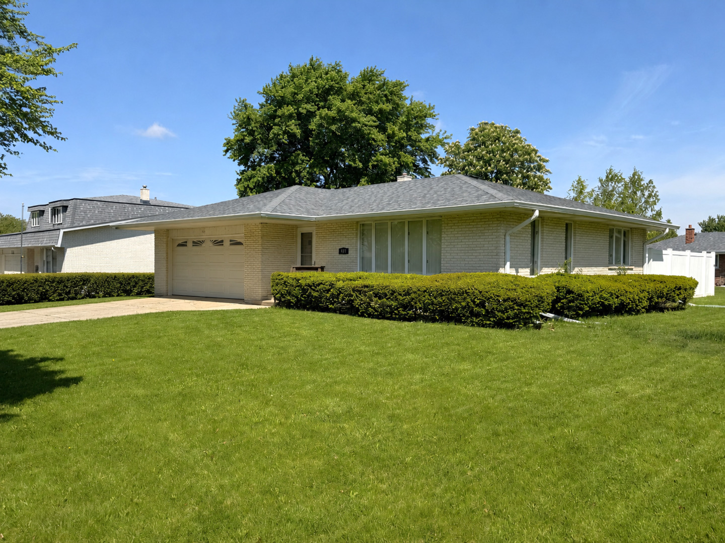 901 Lark Street, Peotone, IL 60468