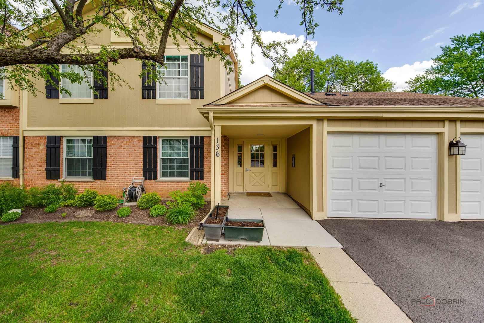 136 Wolcott Court #O2, Schaumburg, IL 60193