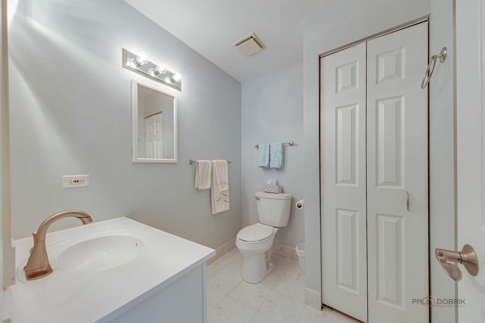 136 Wolcott Court #O2, Schaumburg, IL 60193
