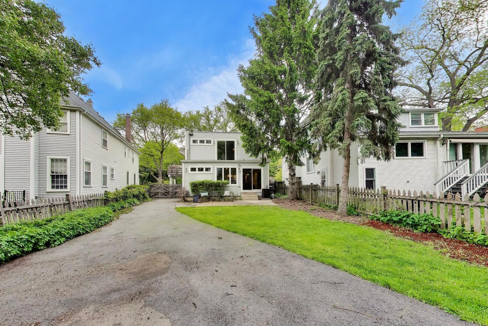 400 S Crescent Avenue, Park Ridge, IL 60068