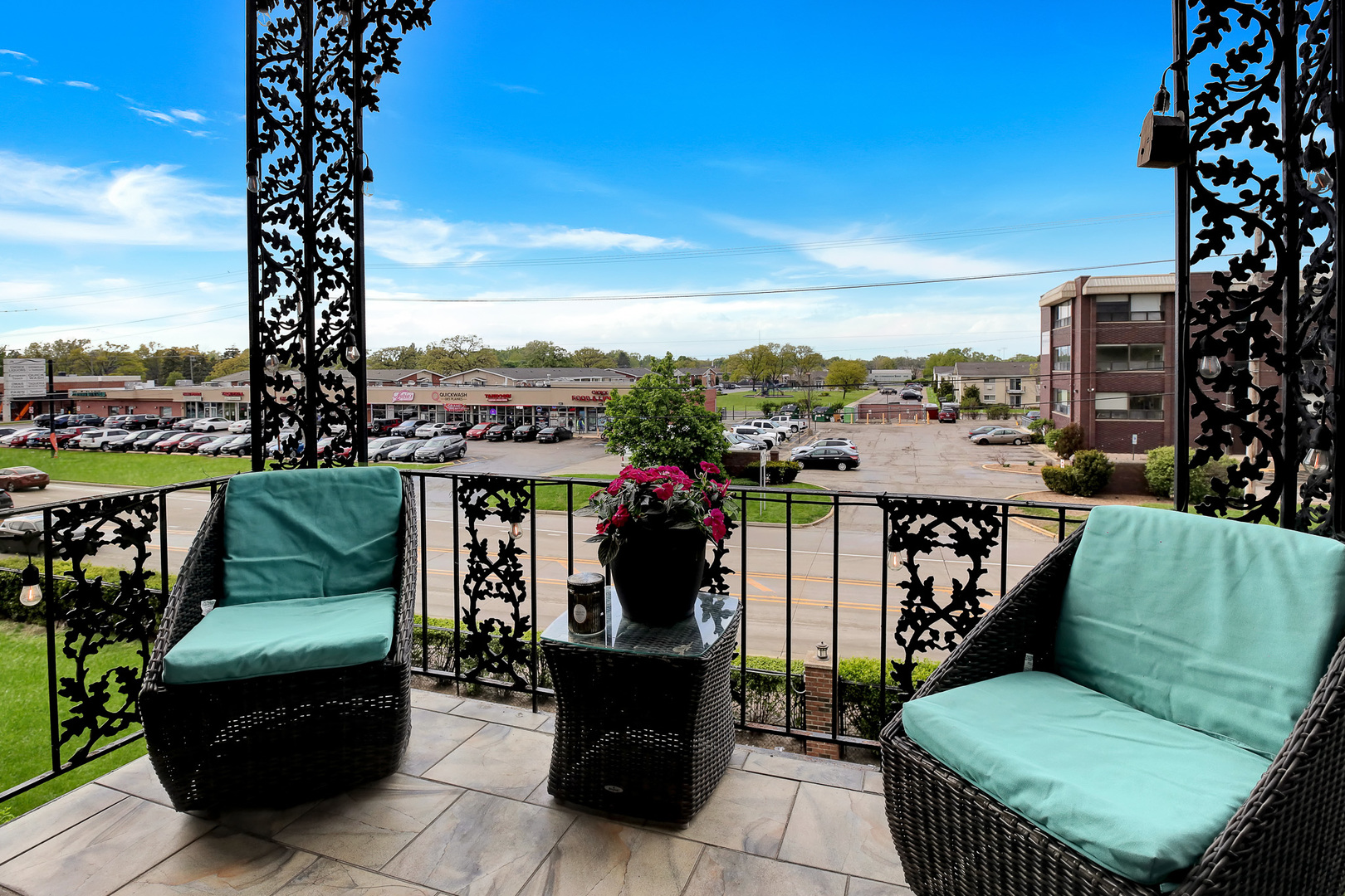 9335 LANDINGS Lane #307, Des Plaines, IL 60016