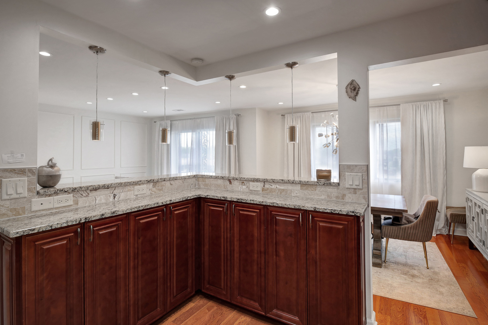 9335 LANDINGS Lane #307, Des Plaines, IL 60016