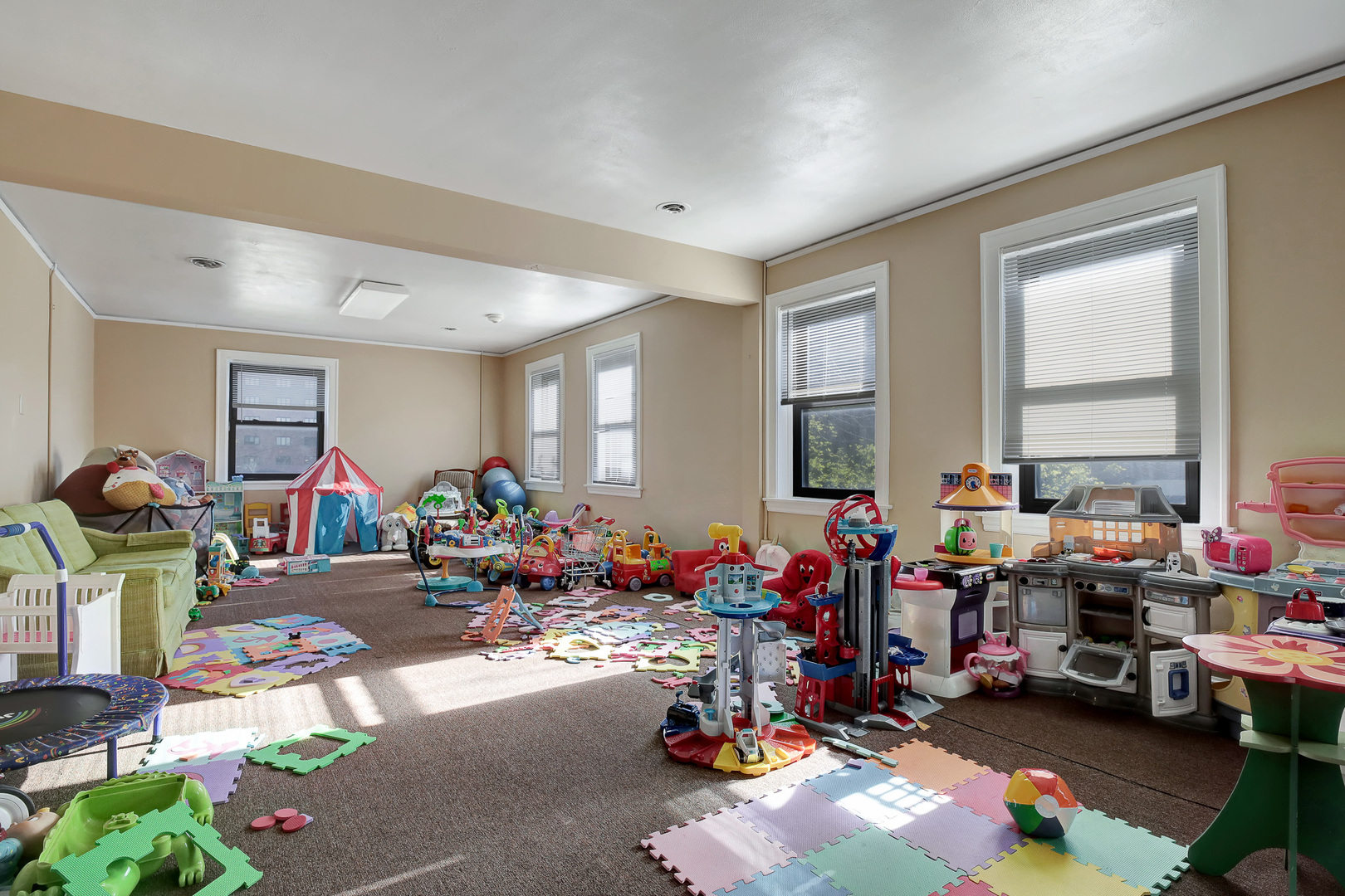 9335 LANDINGS Lane #307, Des Plaines, IL 60016