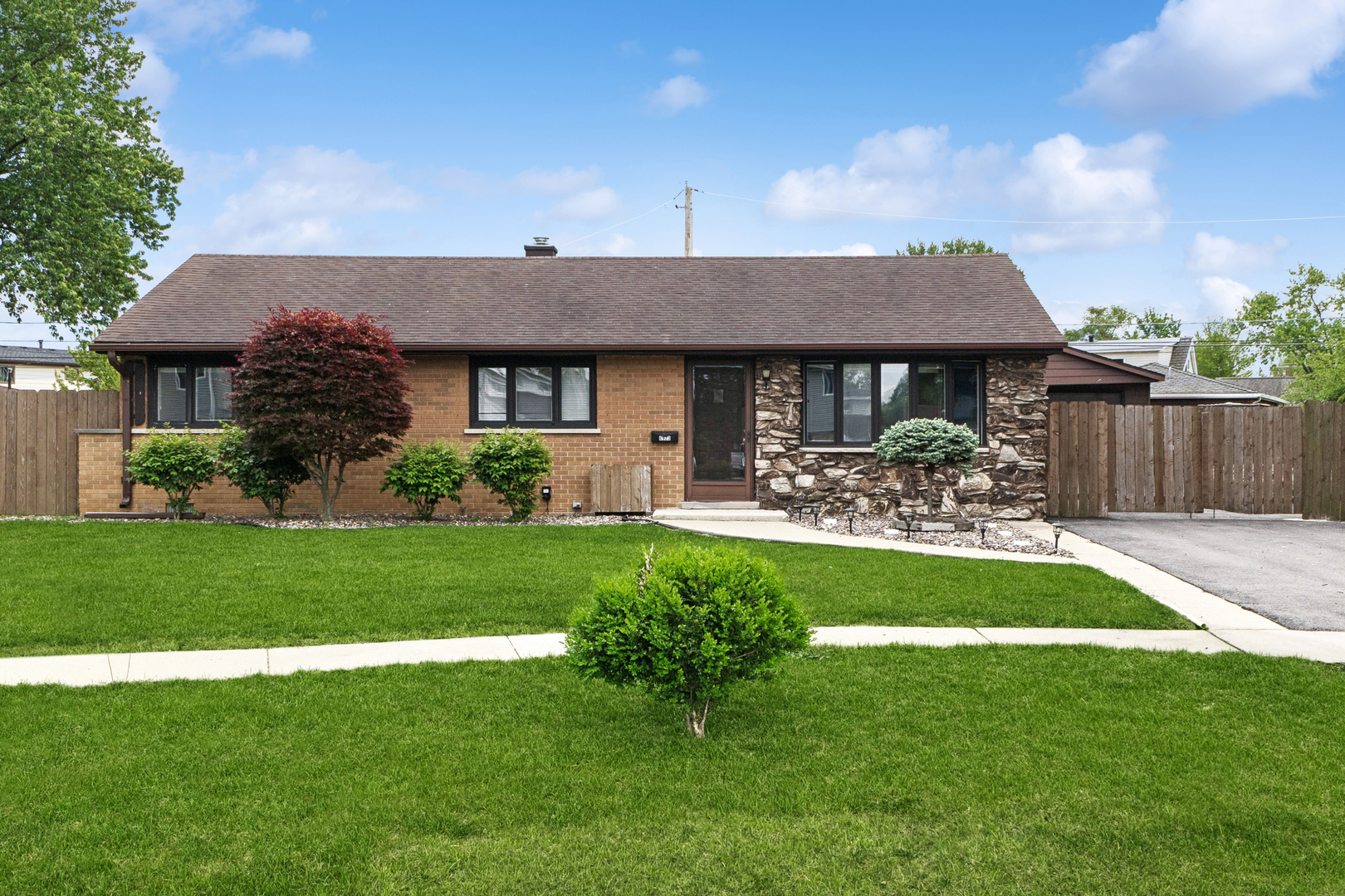 6923 Elder Court, Bridgeview, IL 60455