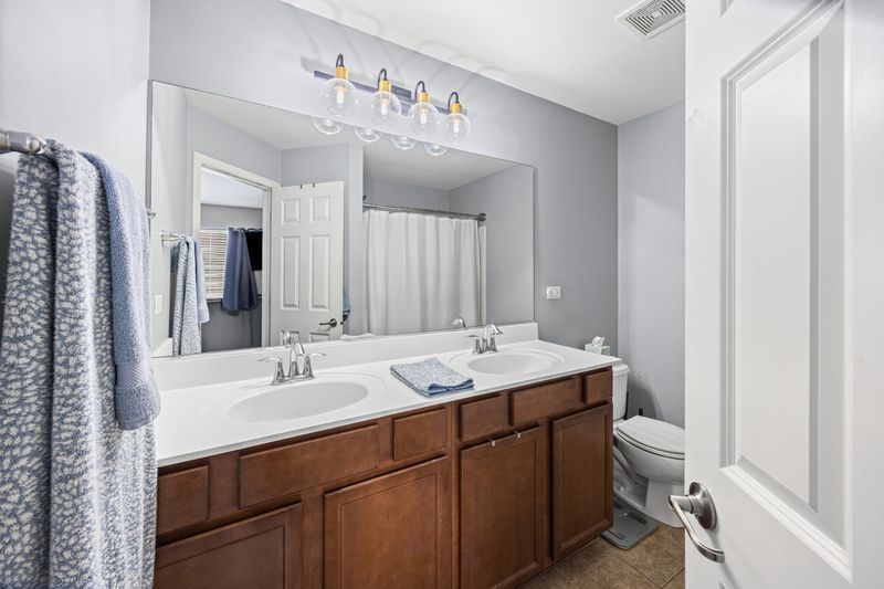 55 Grace Court #8-27, Lemont, IL 60439