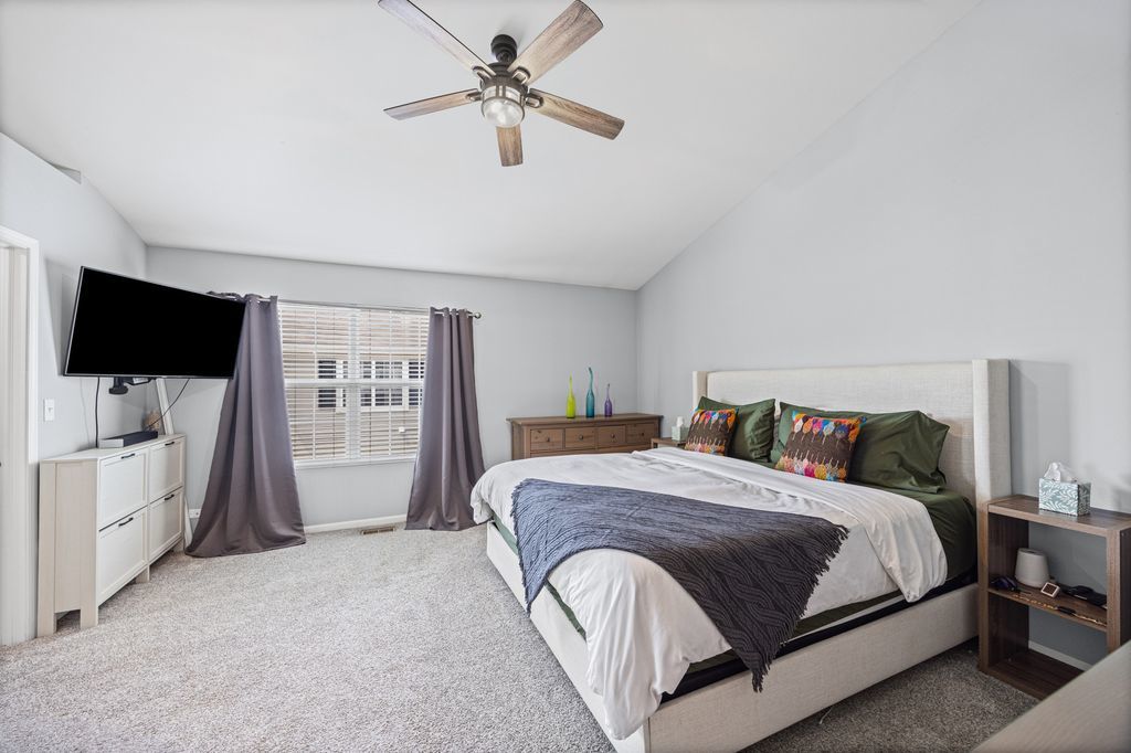 55 Grace Court #8-27, Lemont, IL 60439