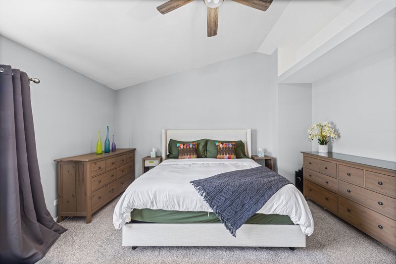 55 Grace Court #8-27, Lemont, IL 60439