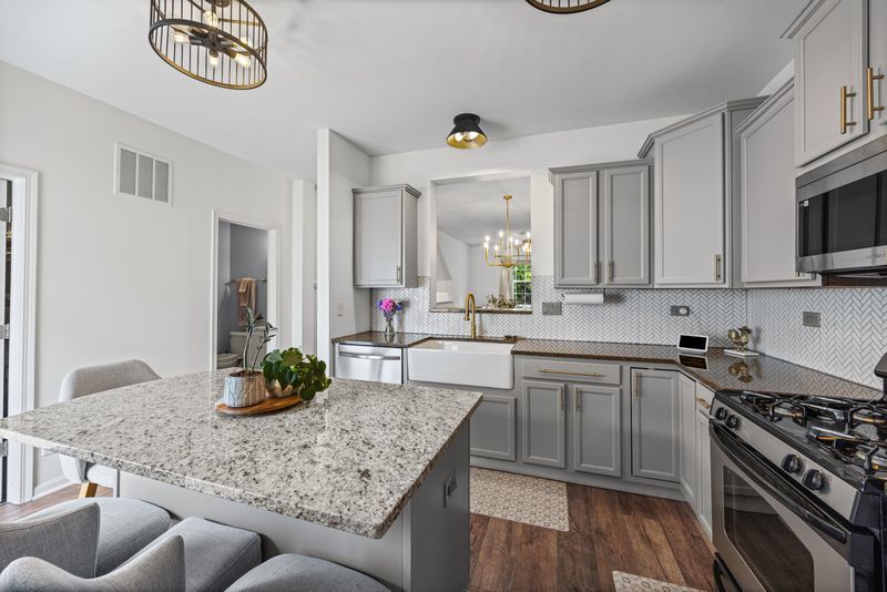55 Grace Court #8-27, Lemont, IL 60439