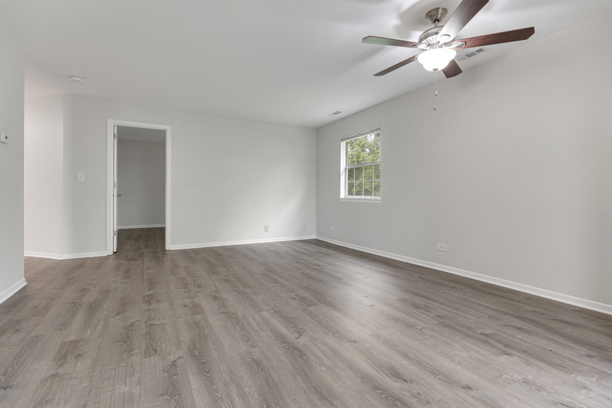 96 GANT Circle #H, Streamwood, IL 60107