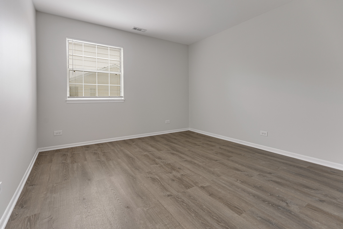 96 GANT Circle #H, Streamwood, IL 60107