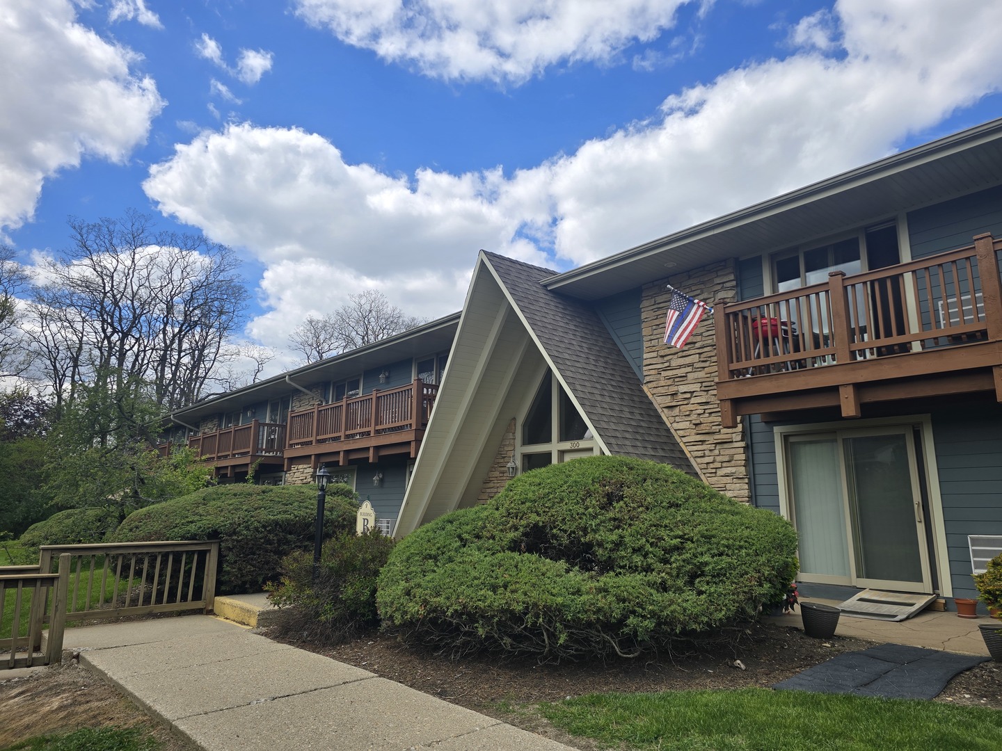 300 Opatrny Drive #222, Fox River Grove, IL 60021