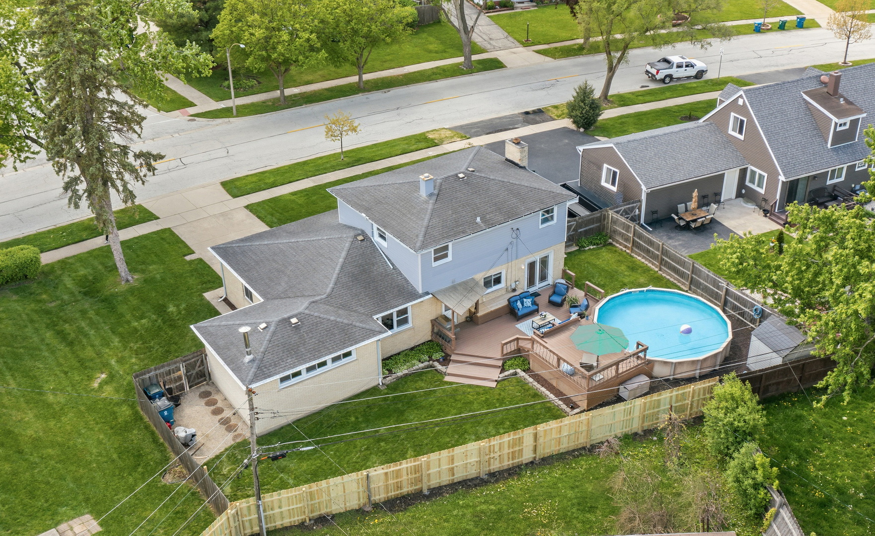 237 N Pioneer Drive, Addison, IL 60101