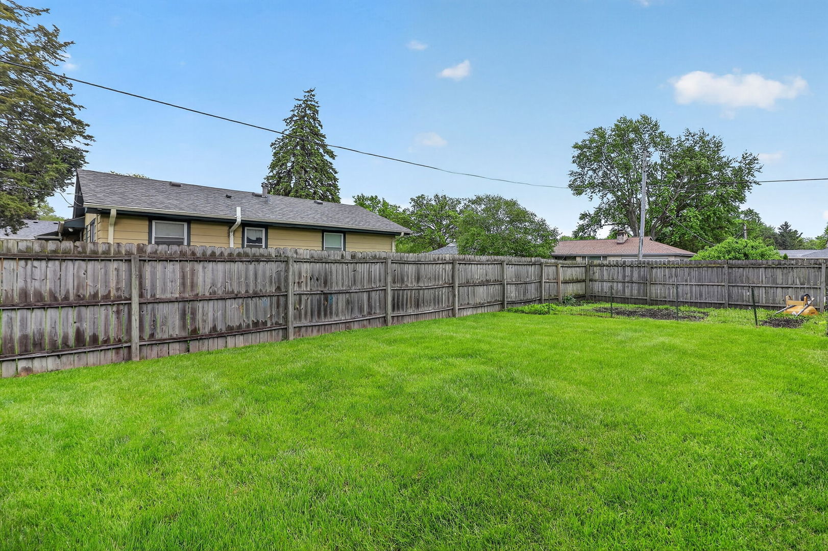 180 Alschuler Drive, Aurora, IL 60506