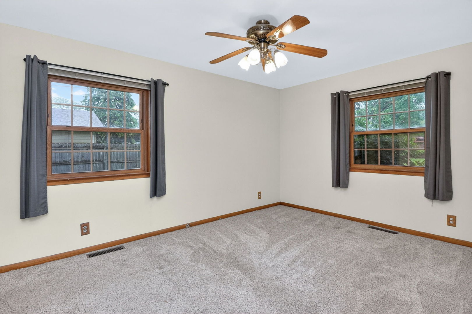 180 Alschuler Drive, Aurora, IL 60506