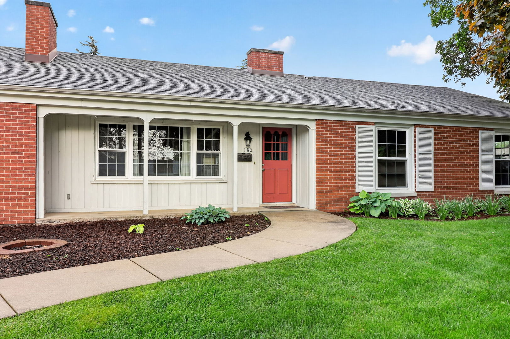 180 Alschuler Drive, Aurora, IL 60506