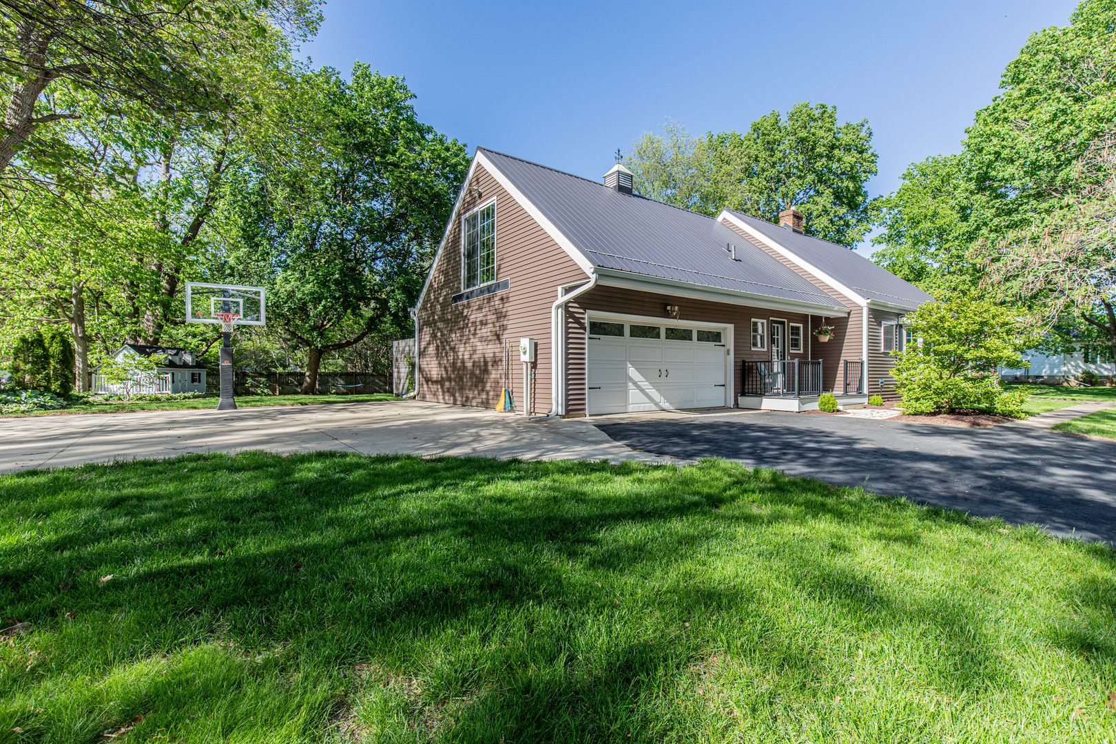 101 W Mill Road, Sheffield, IL 61361