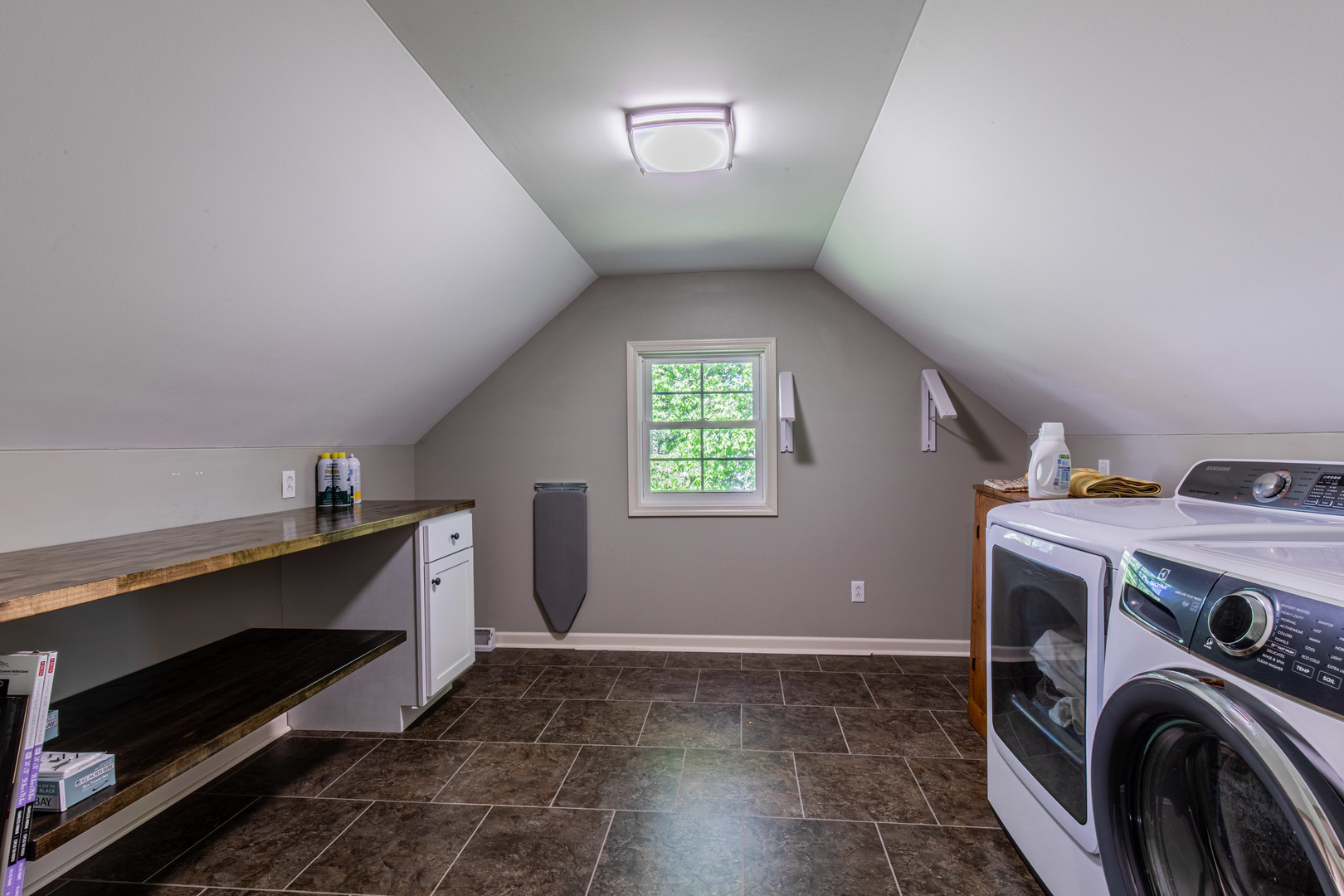 101 W Mill Road, Sheffield, IL 61361