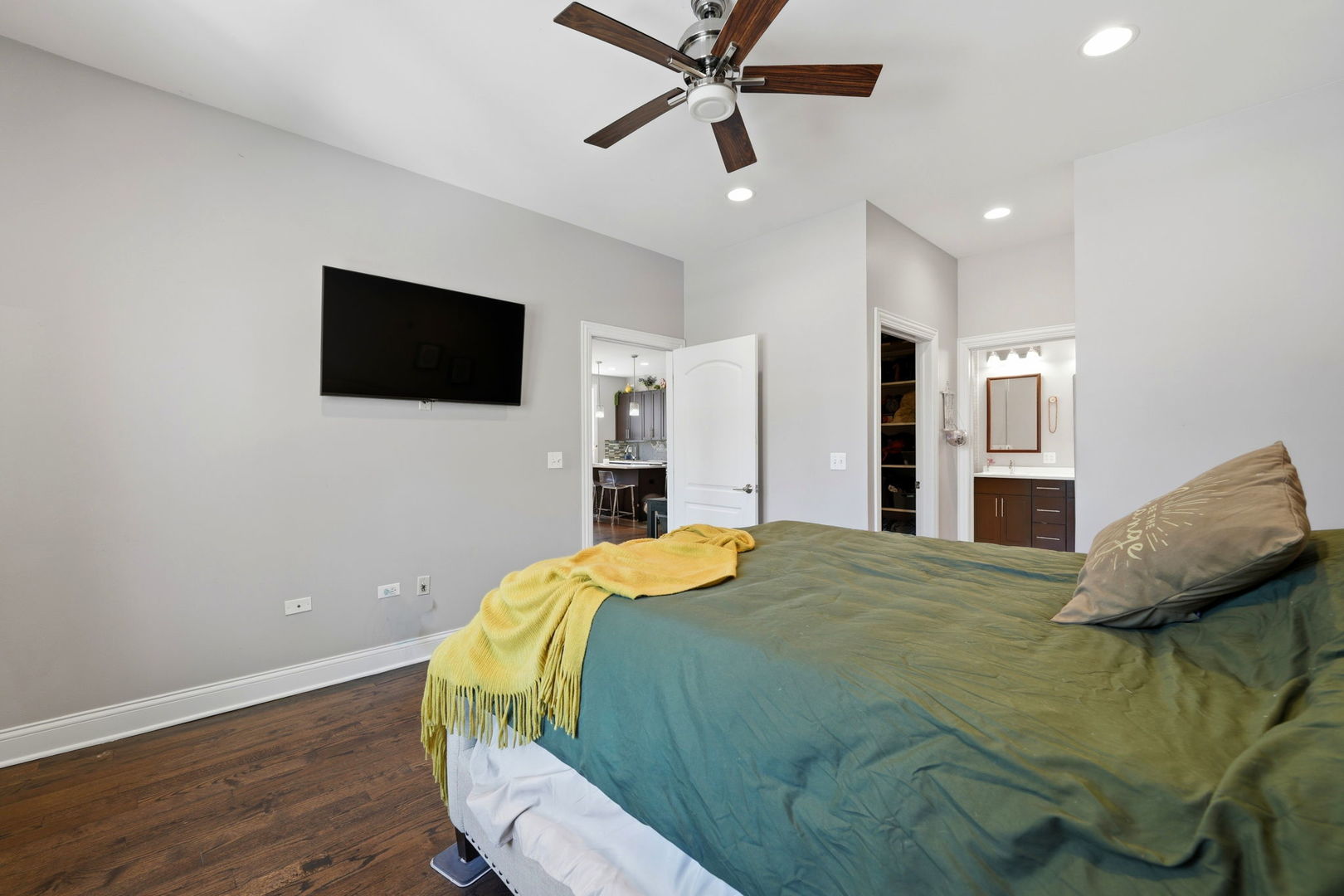 2605 W NORTH Avenue #2A, Chicago, IL 60647