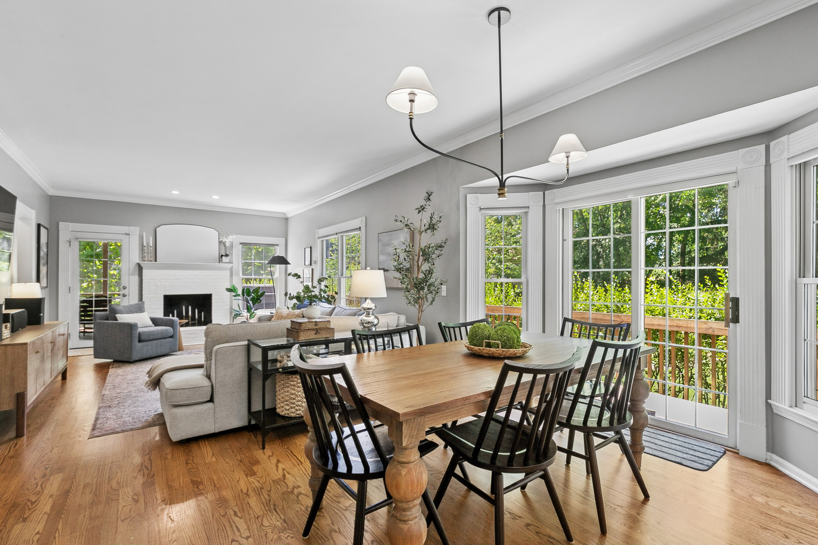 670 Williamsburg Avenue, Gurnee, IL 60031