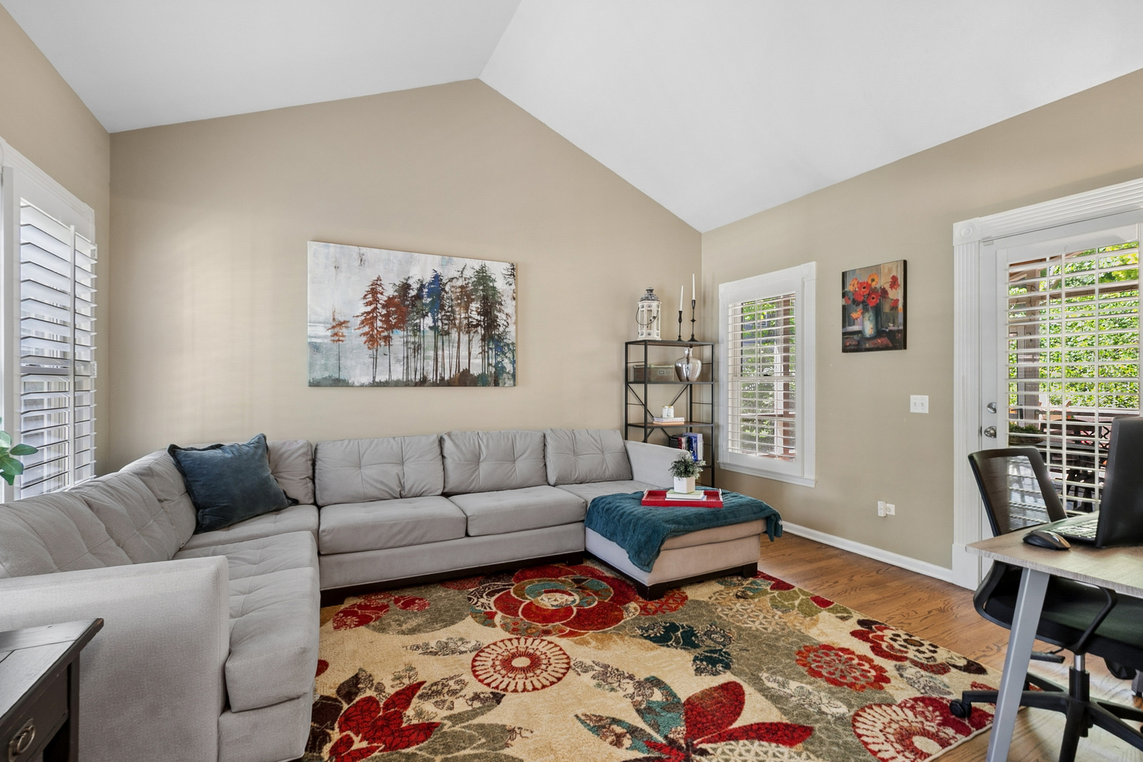 670 Williamsburg Avenue, Gurnee, IL 60031