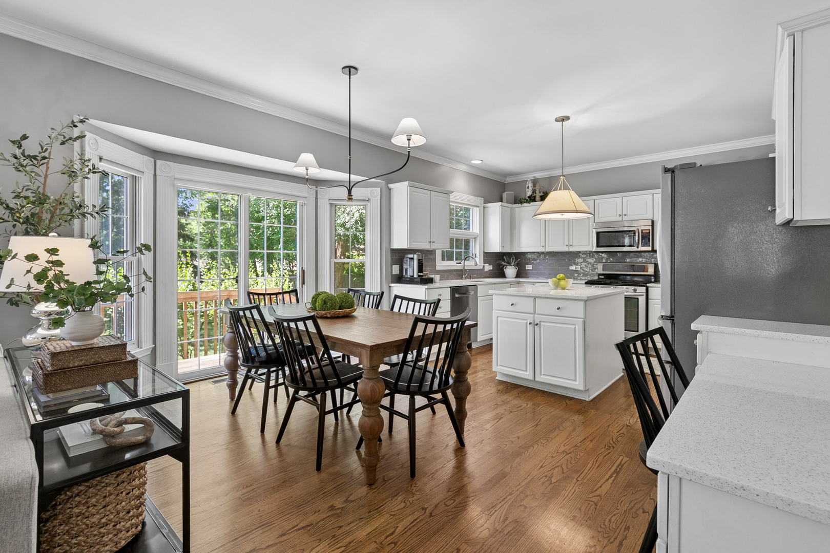 670 Williamsburg Avenue, Gurnee, IL 60031
