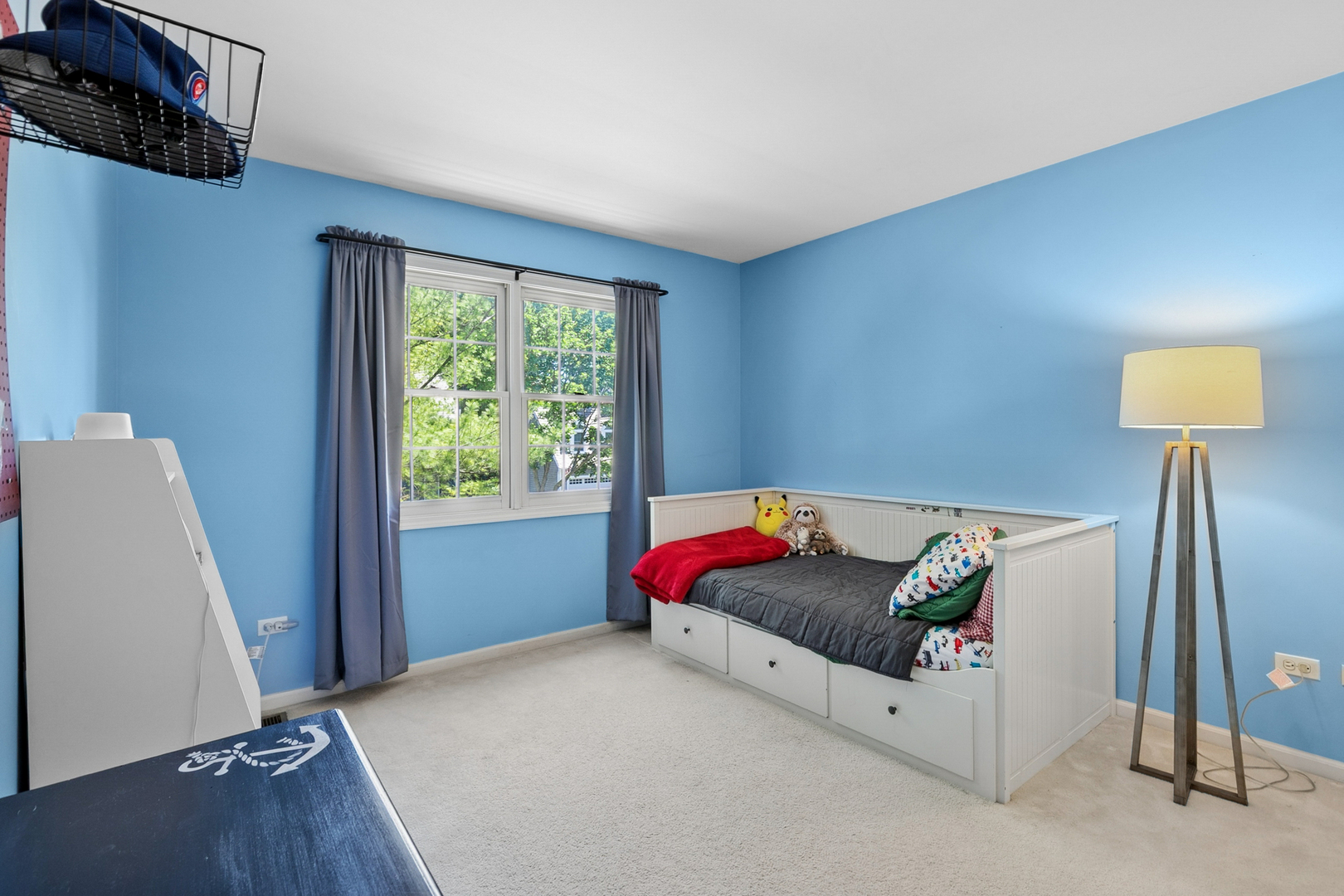 670 Williamsburg Avenue, Gurnee, IL 60031