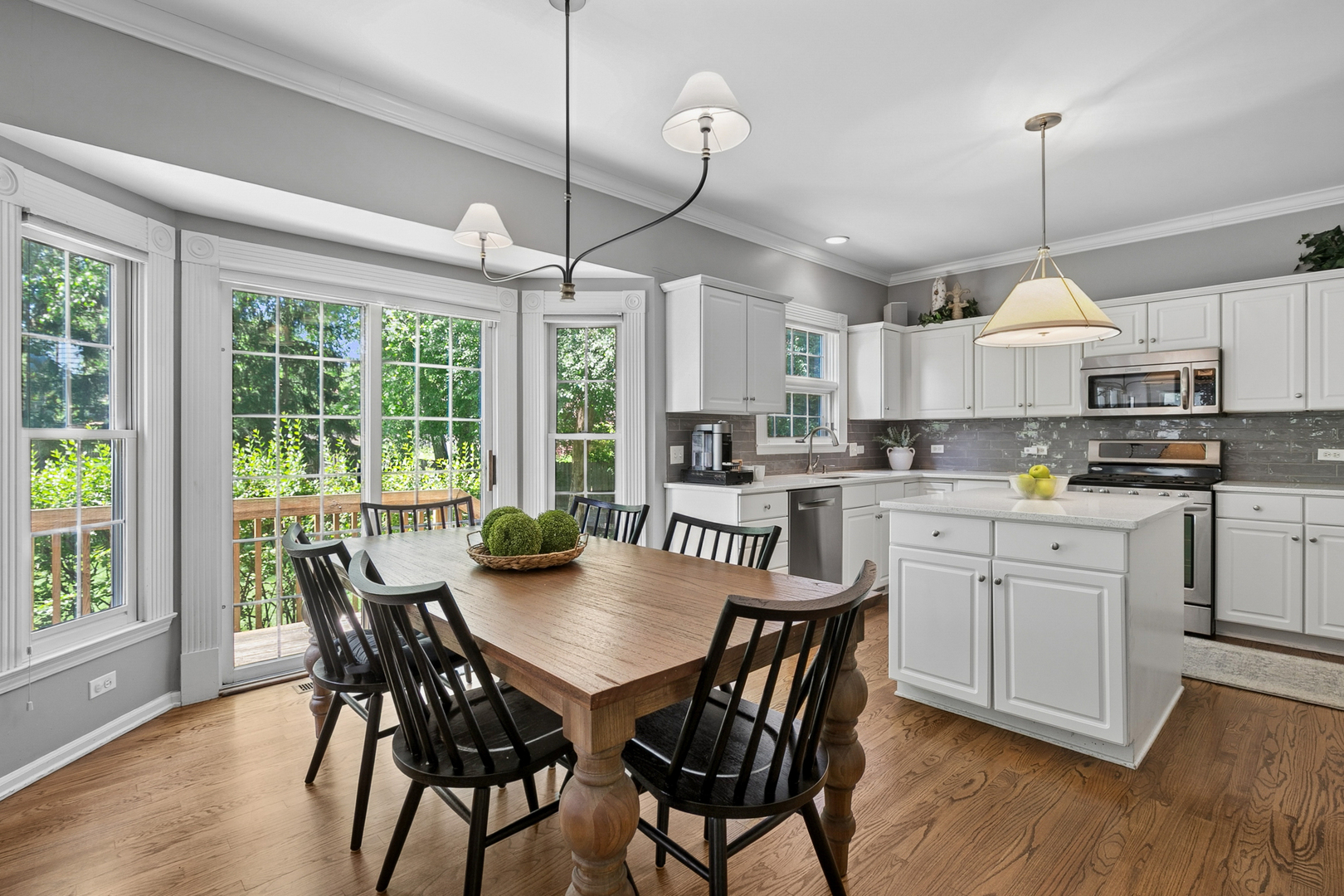 670 Williamsburg Avenue, Gurnee, IL 60031