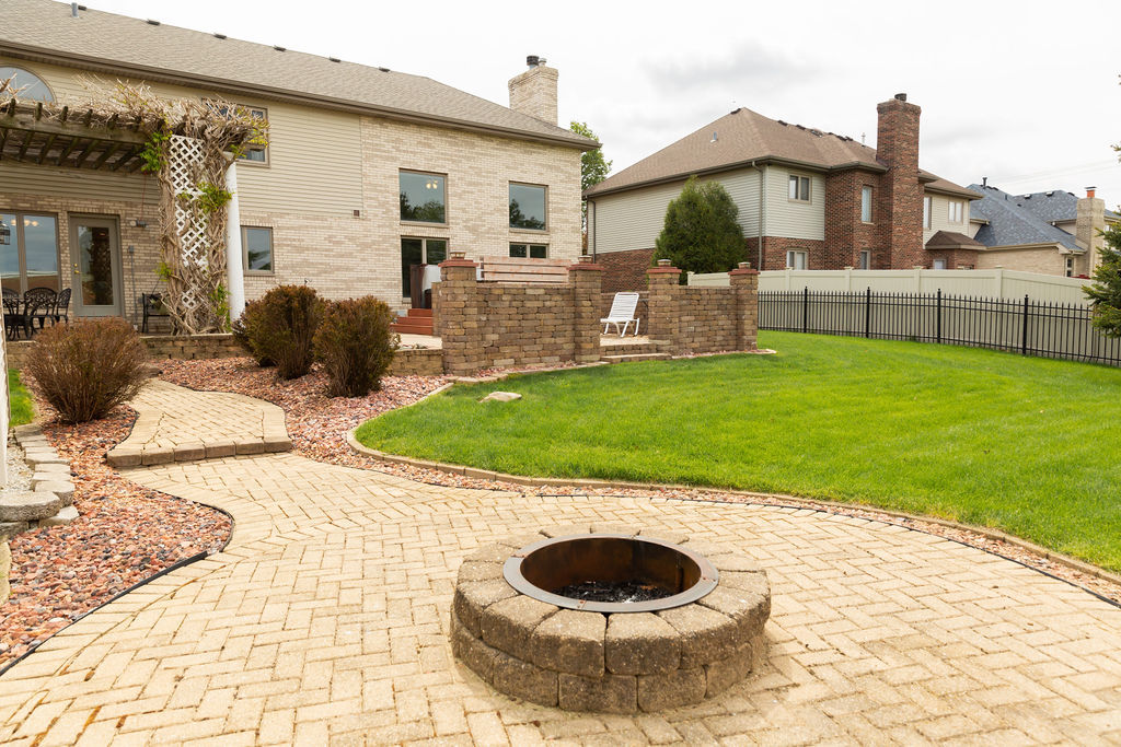 671 Sojourn Road, New Lenox, IL 60451