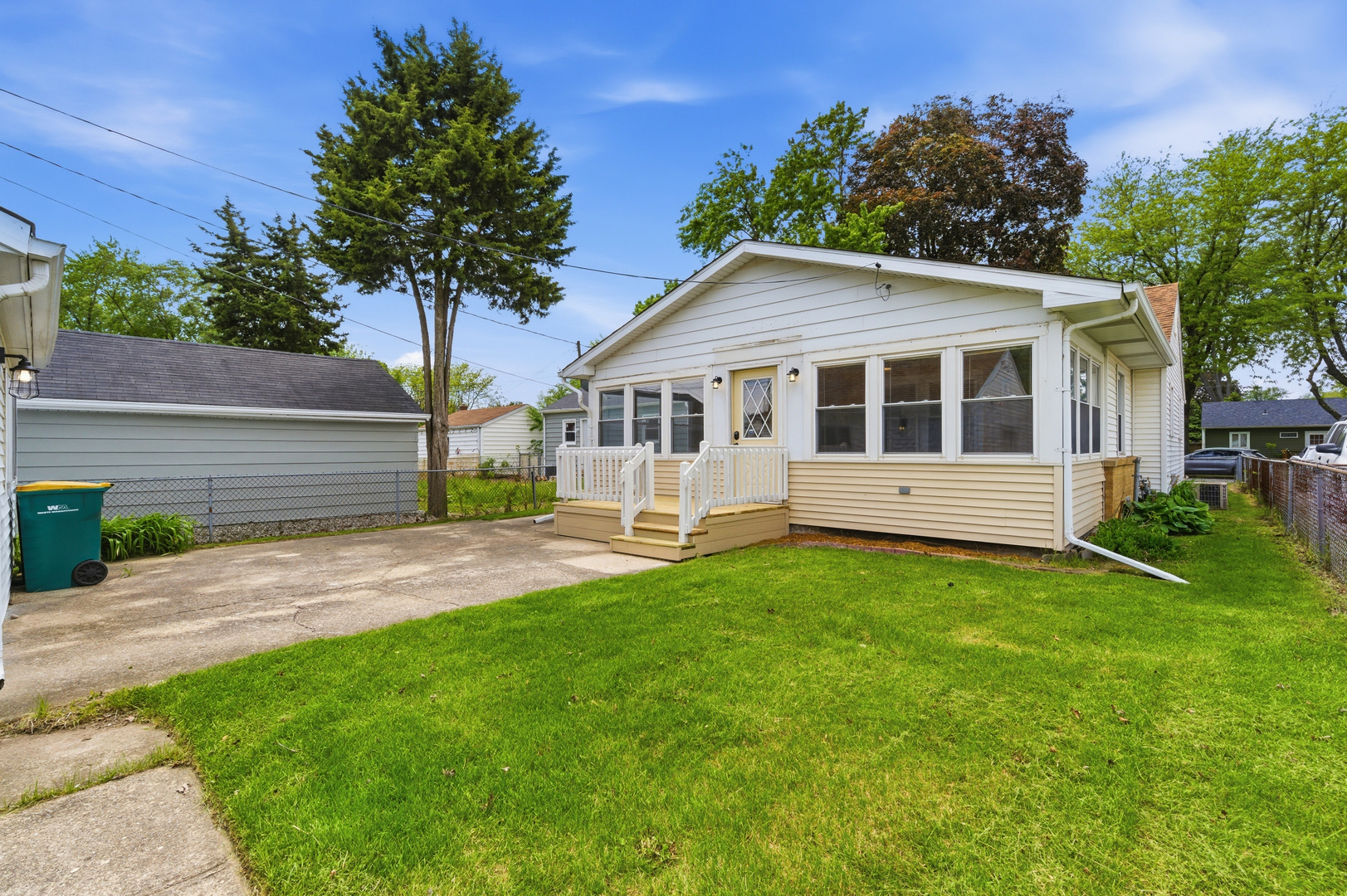 220 Park Drive, Joliet, IL 60436