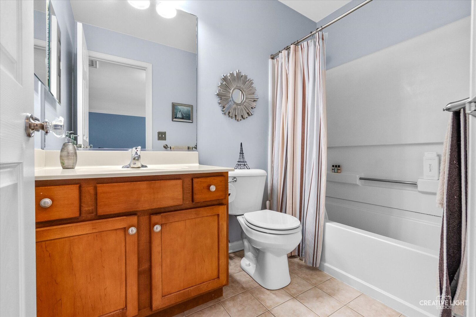 457 Jamestown Court, Aurora, IL 60502