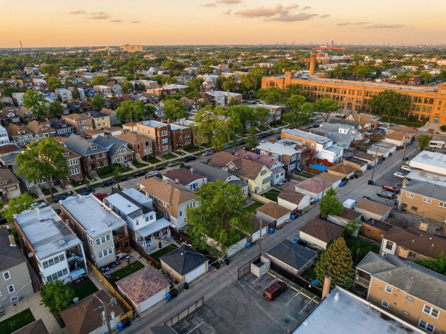 5135 W Melrose Street, Chicago, IL 60641