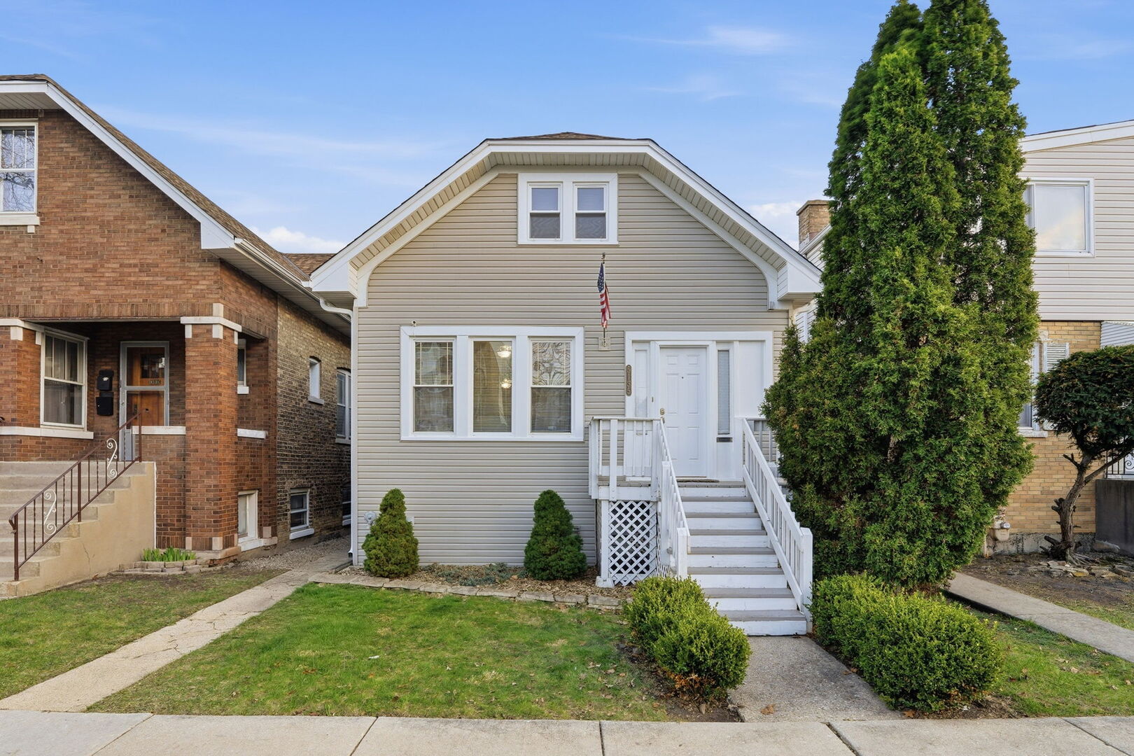 5135 W Melrose Street, Chicago, IL 60641