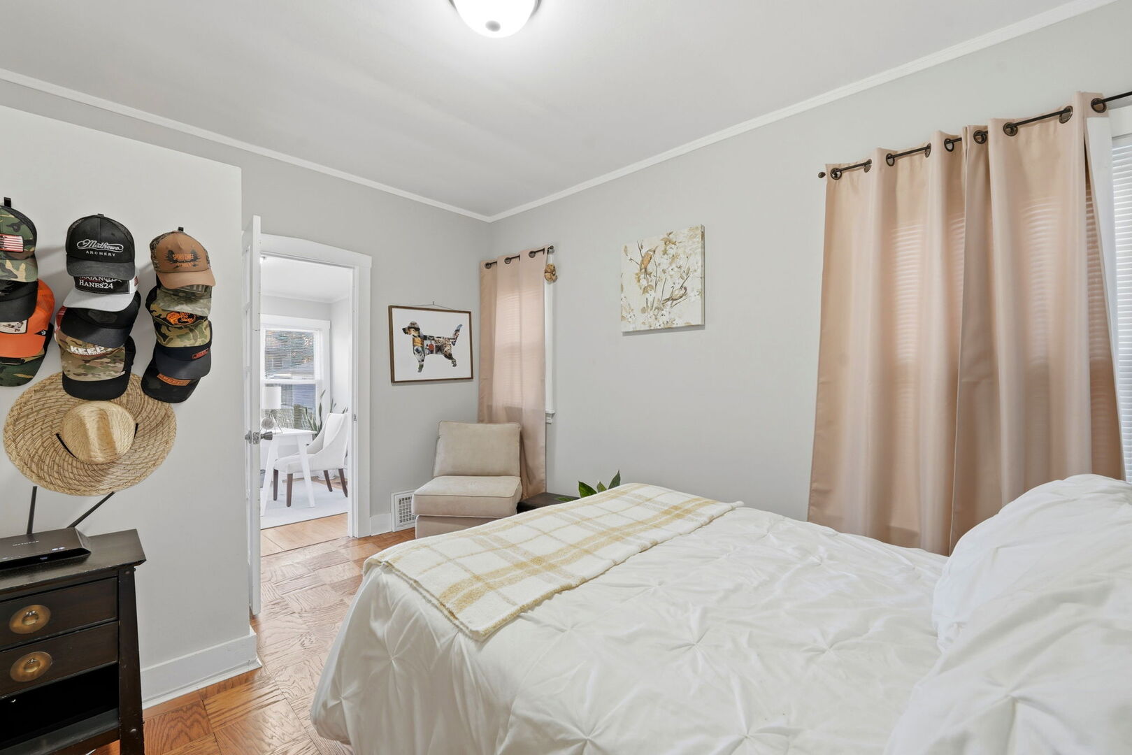 5135 W Melrose Street, Chicago, IL 60641