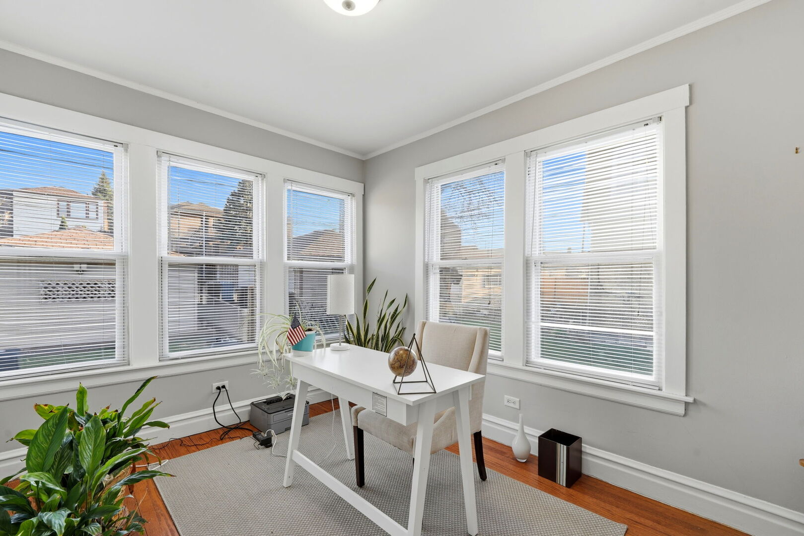 5135 W Melrose Street, Chicago, IL 60641