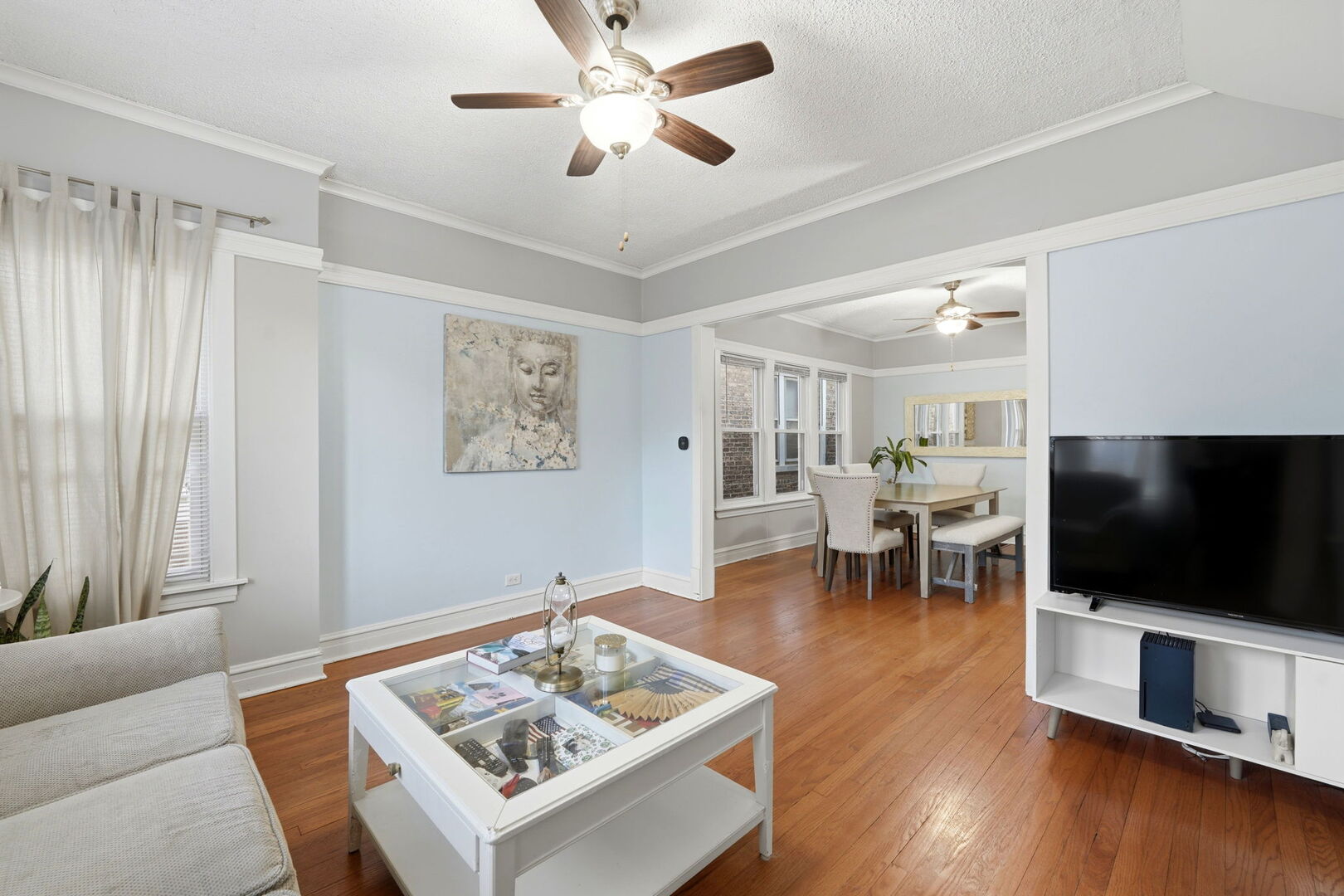 5135 W Melrose Street, Chicago, IL 60641