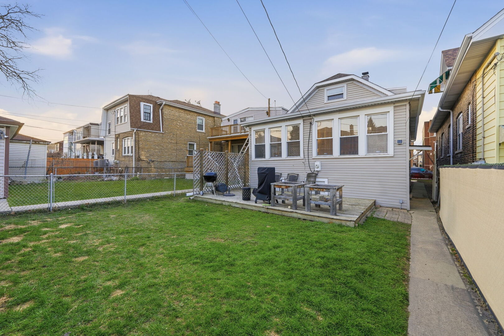 5135 W Melrose Street, Chicago, IL 60641