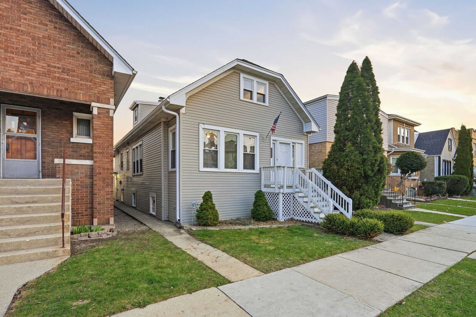 5135 W Melrose Street, Chicago, IL 60641