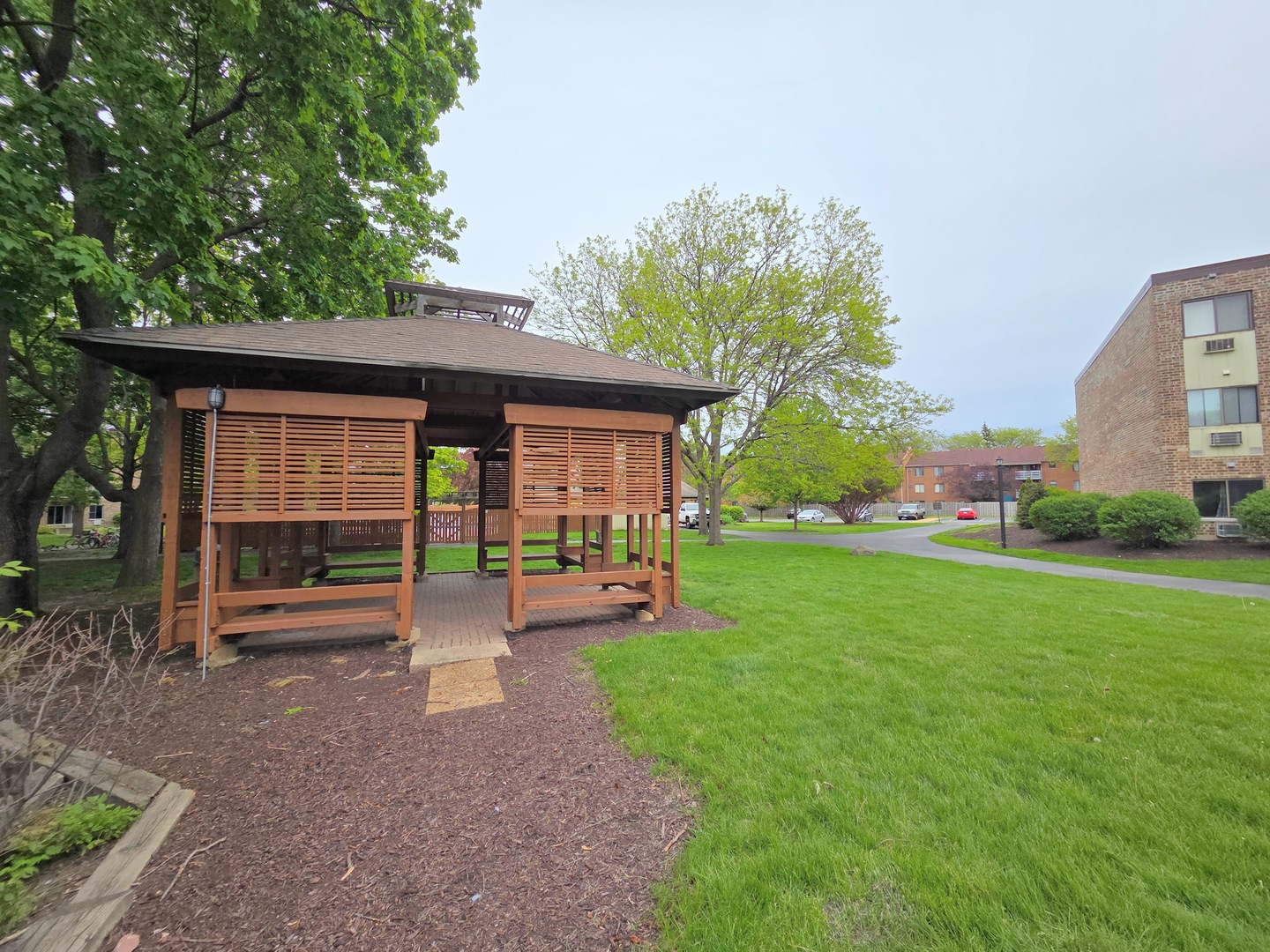 1473 N WINSLOWE Drive #202, Palatine, IL 60074
