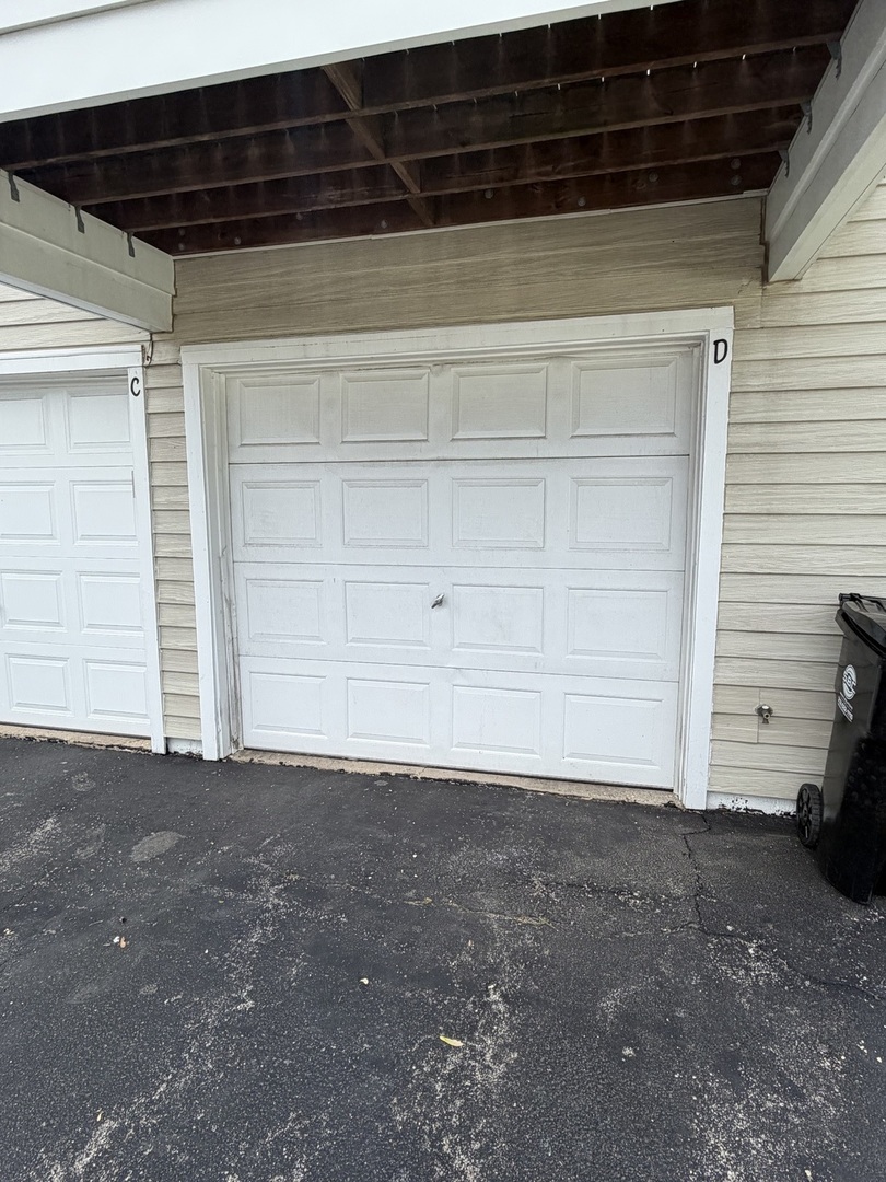 1545 Woodcutter Lane #D, Wheaton, IL 60189