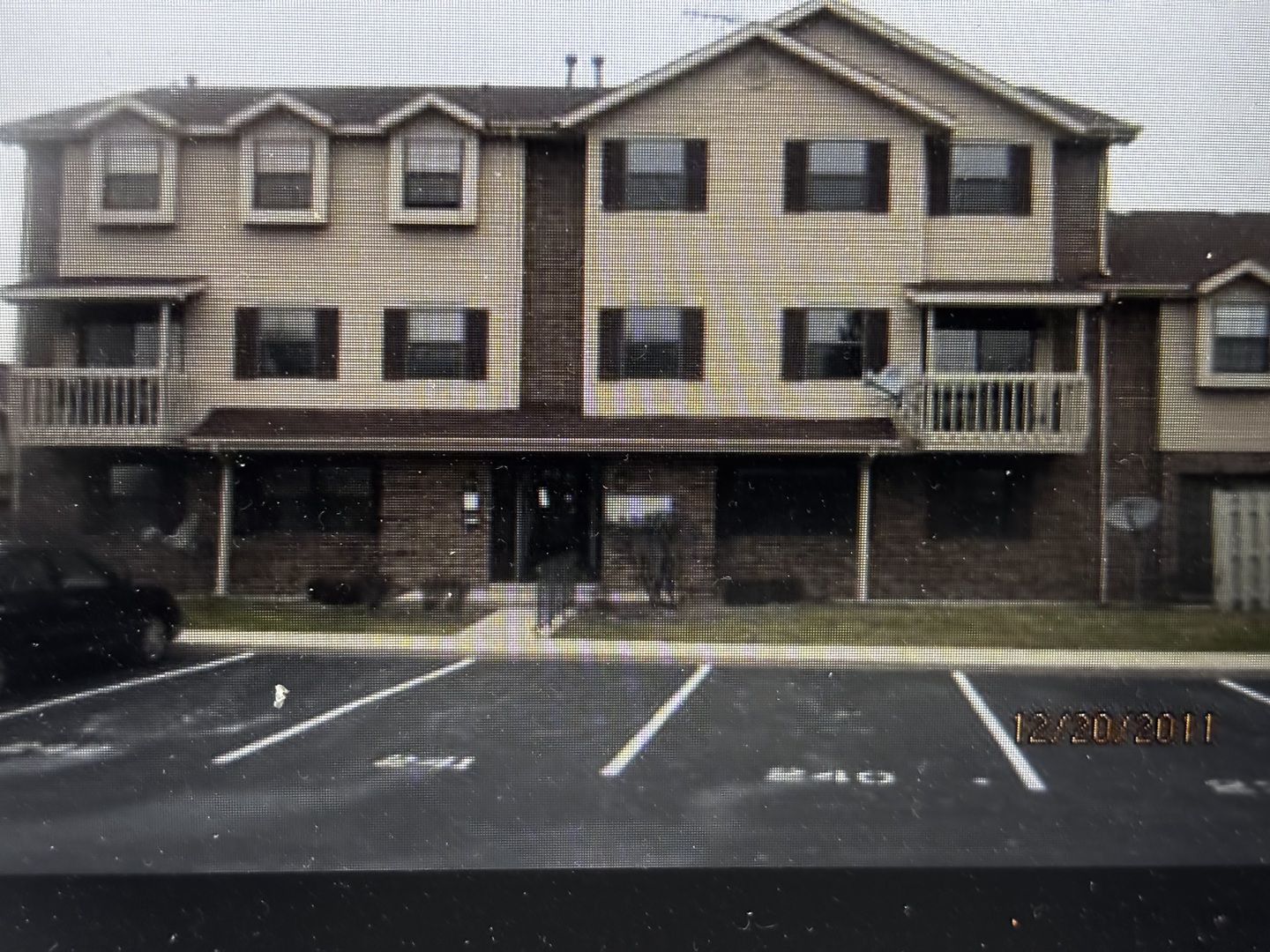353 S Whispering hills Drive #B, Naperville, IL 60540