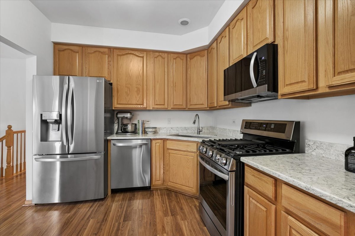 1015 Ellsworth Drive, Grayslake, IL 60030