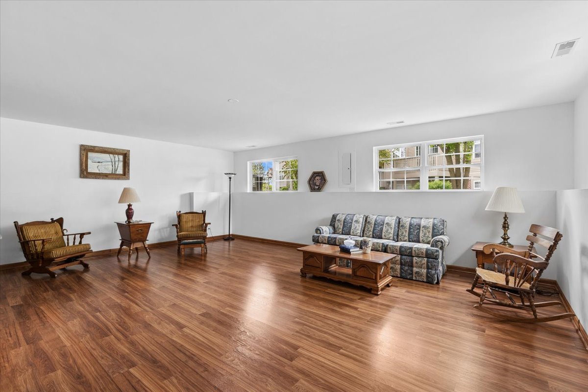 1015 Ellsworth Drive, Grayslake, IL 60030