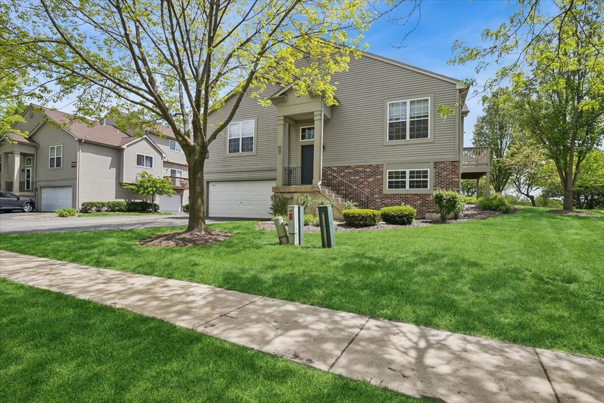 1015 Ellsworth Drive, Grayslake, IL 60030