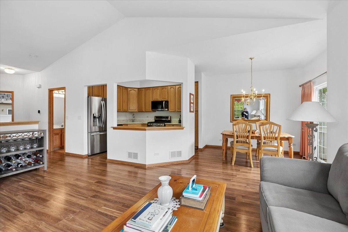 1015 Ellsworth Drive, Grayslake, IL 60030