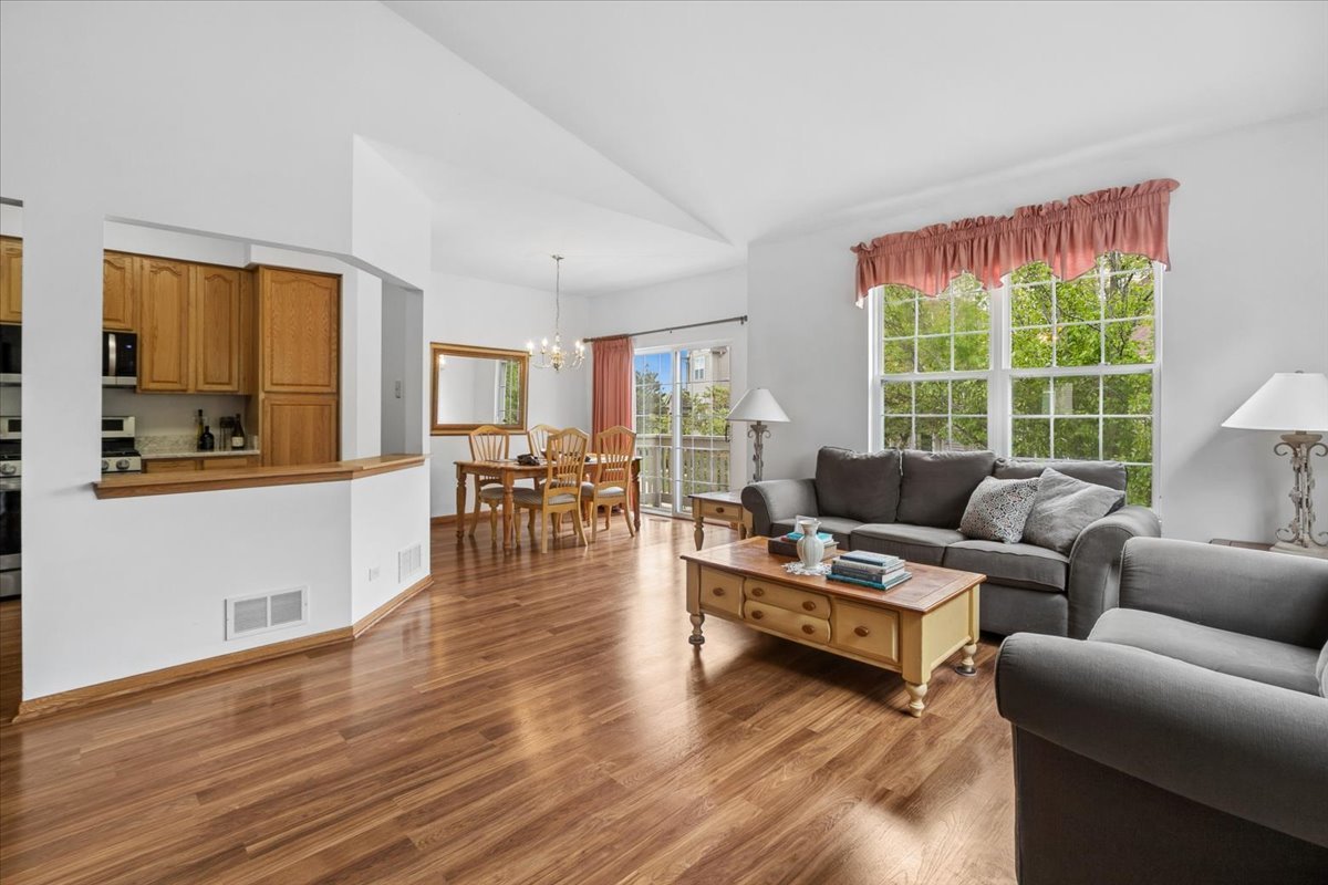 1015 Ellsworth Drive, Grayslake, IL 60030